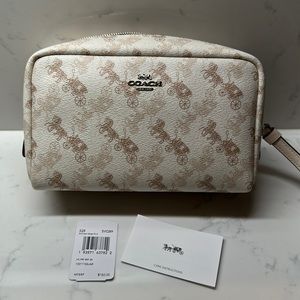 Coach - makeup bag/essentials